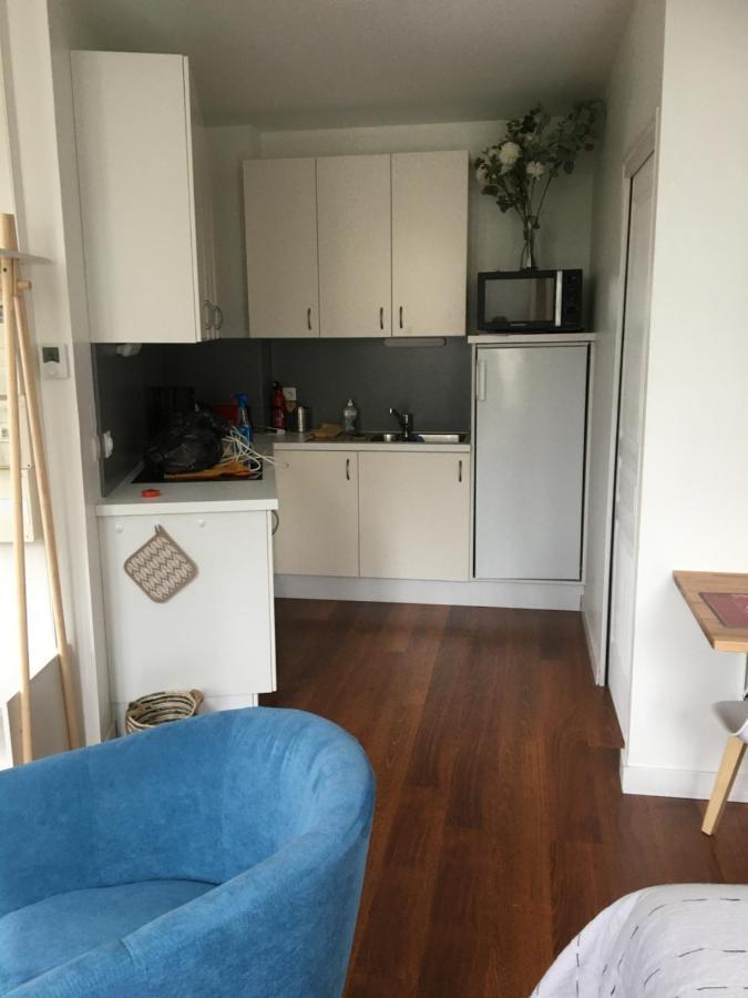 Studio Balcon De La Place Динан Екстериор снимка