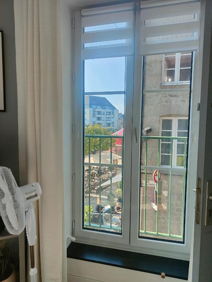 Studio Balcon De La Place Динан Екстериор снимка