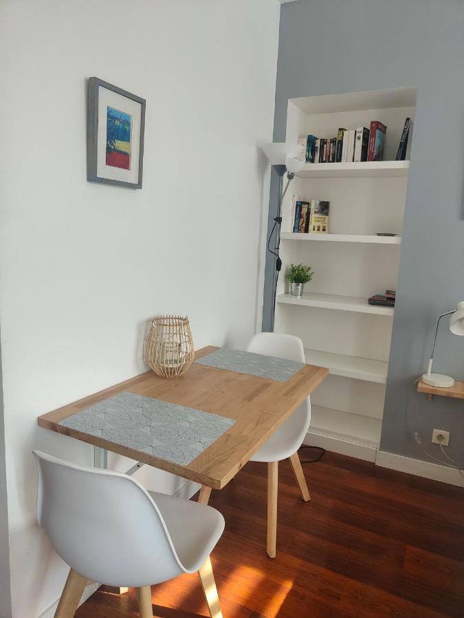 Studio Balcon De La Place Динан Екстериор снимка