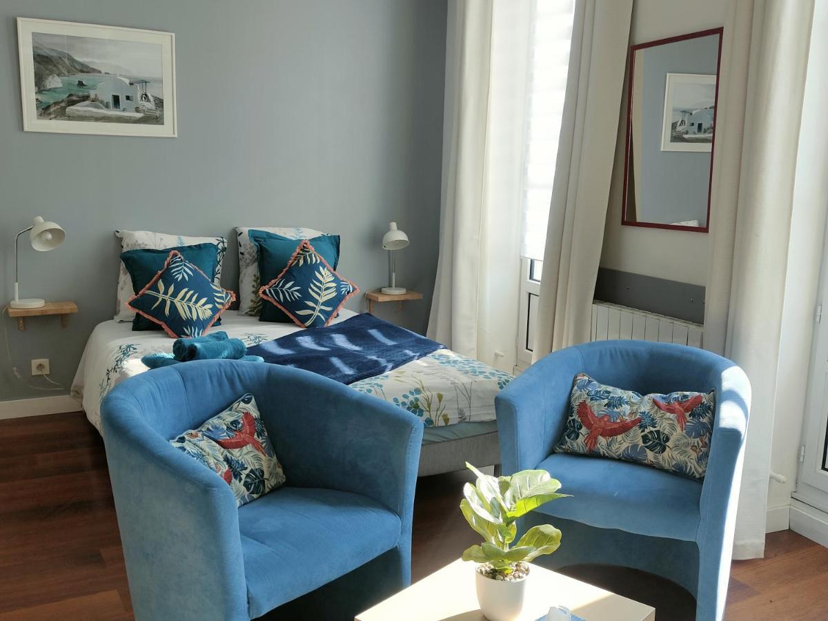 Studio Balcon De La Place Динан Екстериор снимка
