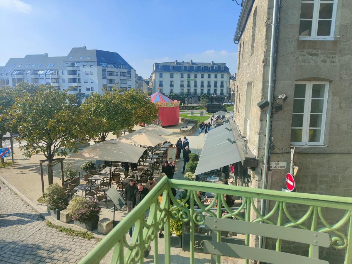 Studio Balcon De La Place Динан Екстериор снимка